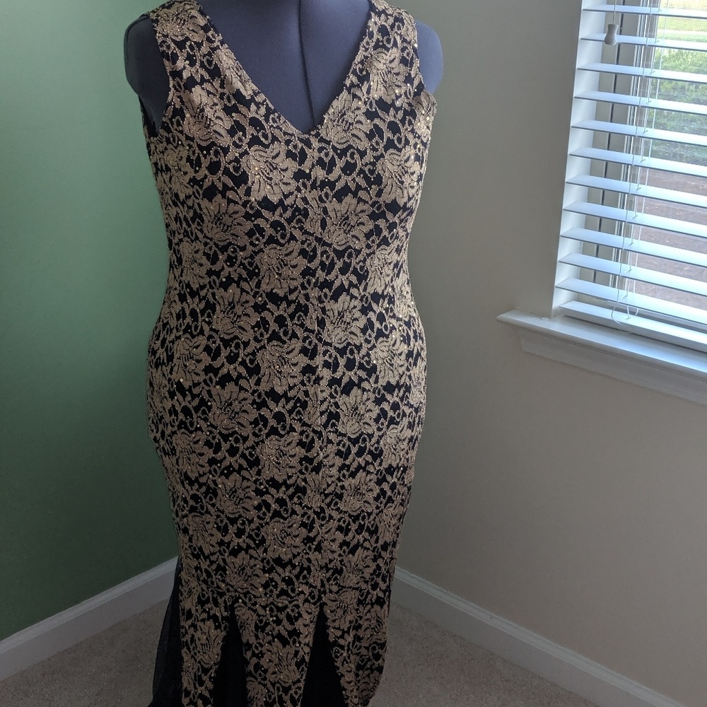 Dress - Picture 2 of 4